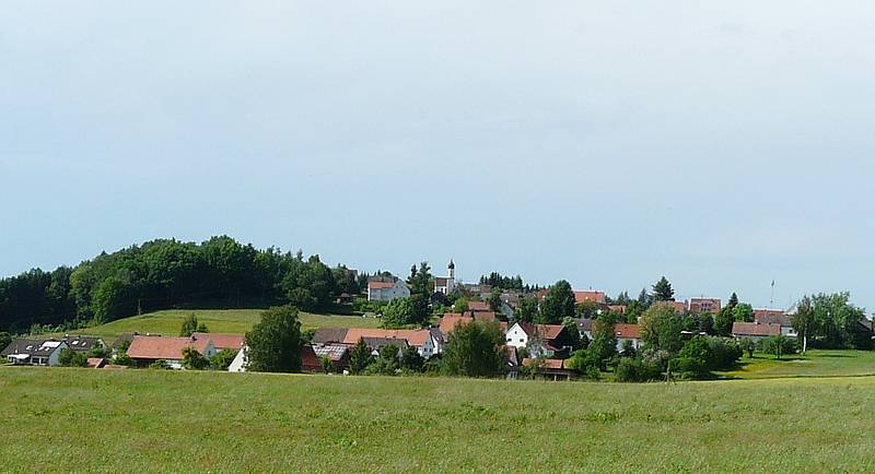 Teilansicht auf das "Unterdorf" von Süden Hohenraunau